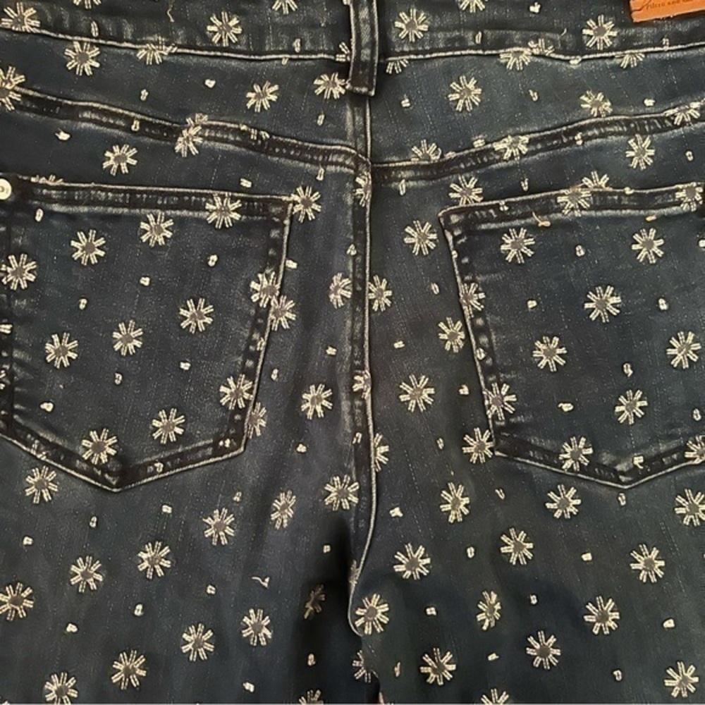 Anthropologie Pilcro & The Letterpress Crop Hi Rise Bootcut Embroidered Jeans - Picture 8 of 15